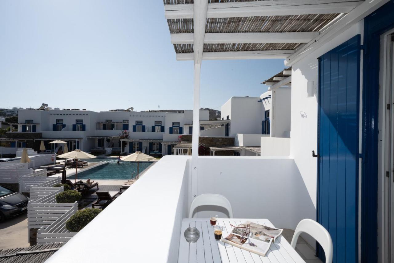 Blue, White And Grey Suites オルノス エクステリア 写真